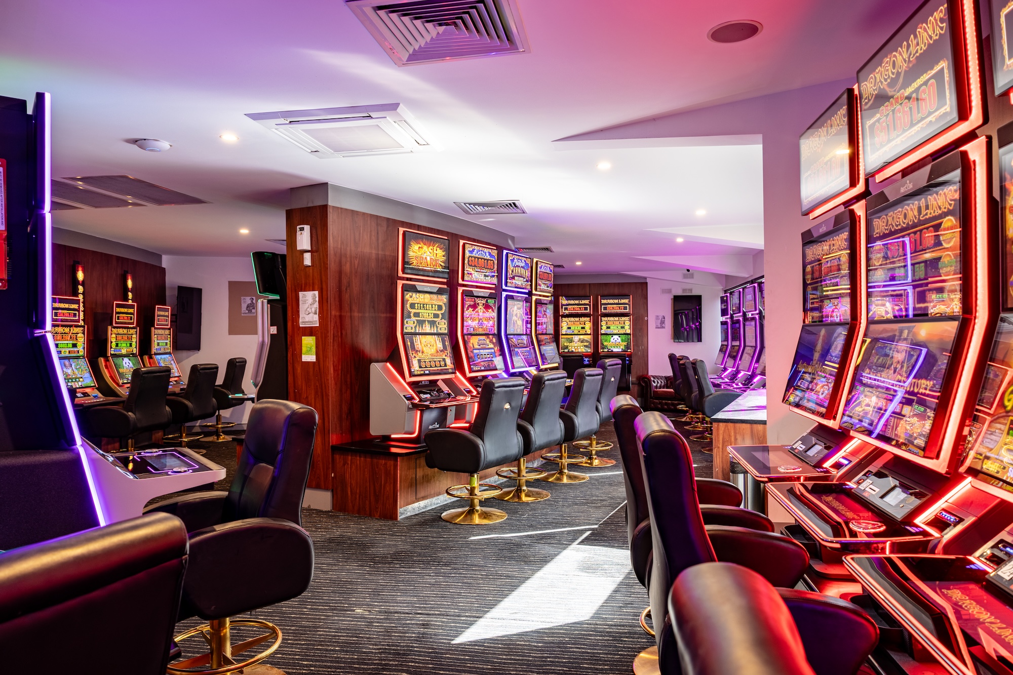 GAMING LOUNGE